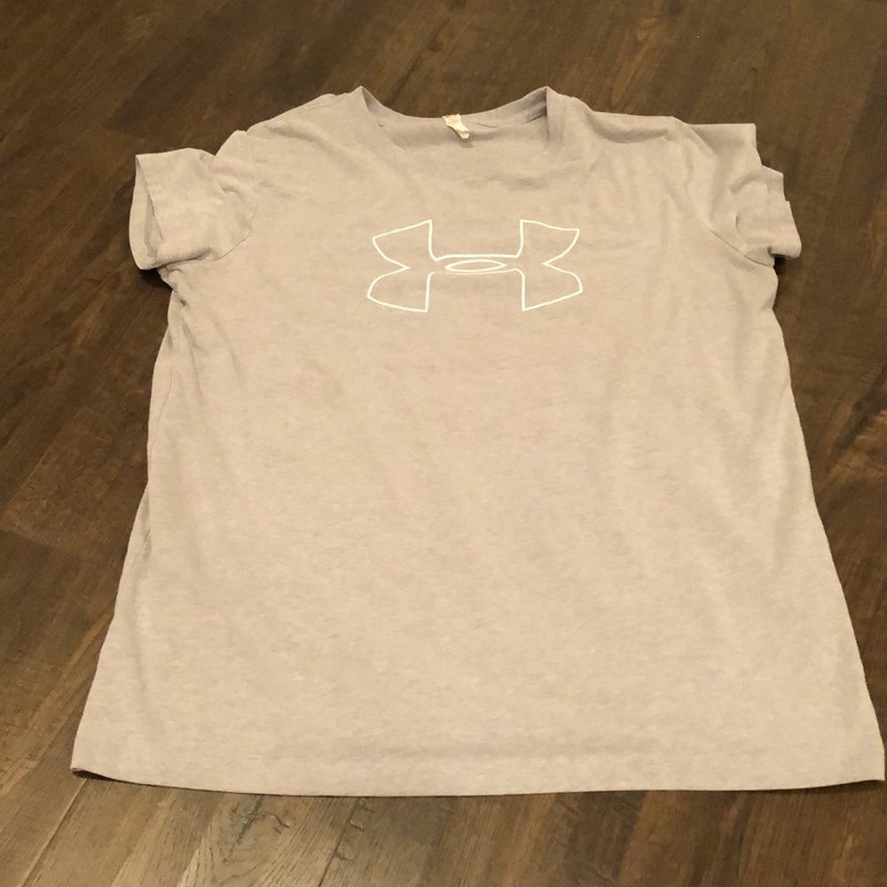 UNDER ARMOR tshirt